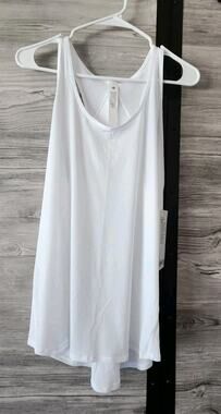 NWT Lululemon Size 6 Essential Tank Pleated Classic Fit Hip Length White